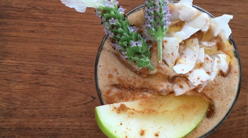 Green Apple & Macadamia Nut Smoothie